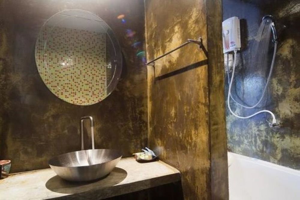 Hip Inn Coffee Фитсанулок Екстериор снимка